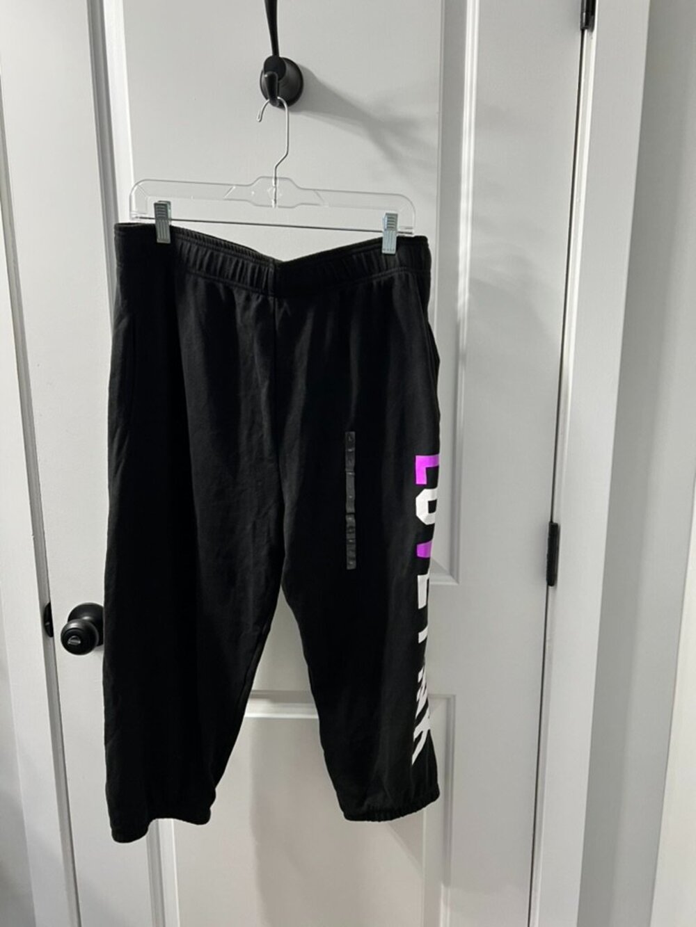 PINK Victoria's Secret Black Cropped Sweatpants Love Pink Graphic Large